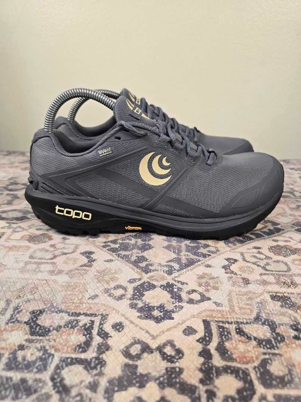 Topo Athletic Terraventure 4 Grau Women's Trail Running Shoes Size 9.5